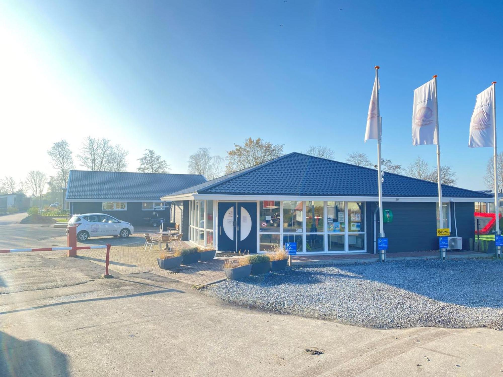 Noordzee Deluxe 32 By Interhome Vakantiehuis *